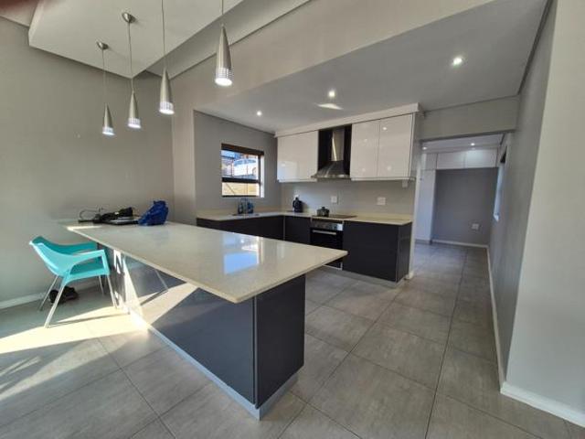 Townhouse for rent in Princess Grant, Kwazulu-natal