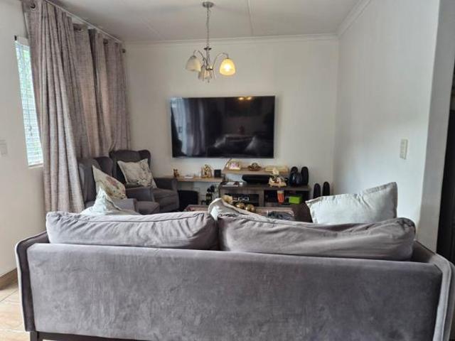 Townhouse for rent in Cape Town, Western Cape