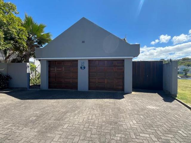 Townhouse for sale in Bushmans River Mouth, Eastern Cape