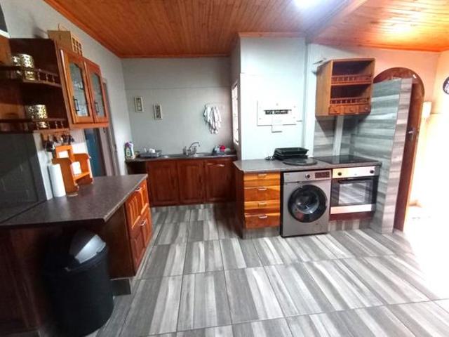 Townhouse for rent in Waterkloof, Gauteng