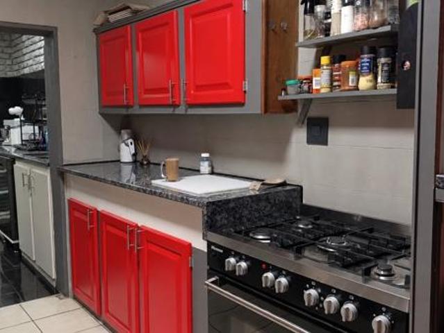 Townhouse for sale in Tlhabane, North West