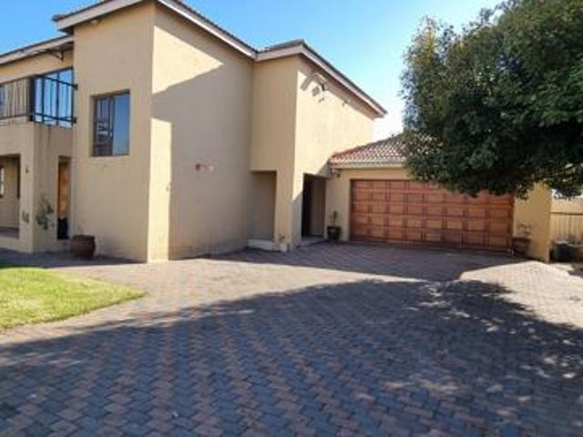 Townhouse for sale in Midvaal, Gauteng