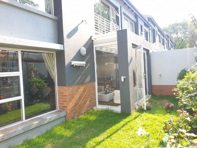 Townhouse for sale in Johannesburg, North & Sandton