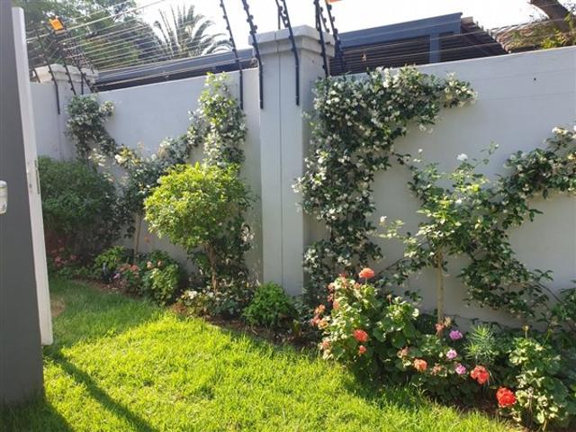 Townhouse for sale in Johannesburg, North & Sandton