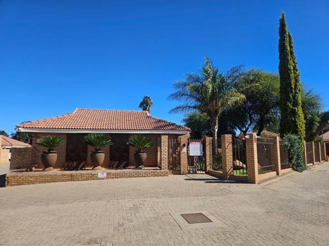 Townhouse for sale in Frances Baard, Northern Cape