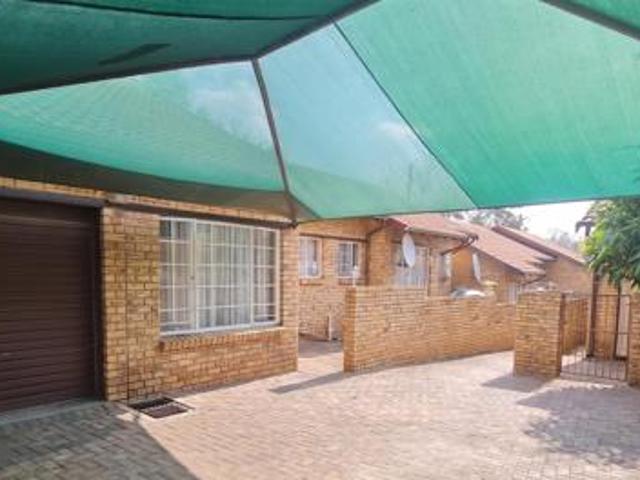 Townhouse for sale in Tlhabane, North West
