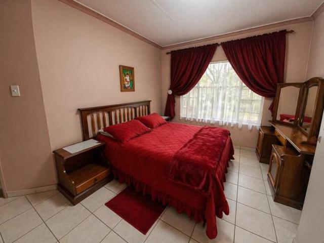 Townhouse for sale in Tlhabane, North West