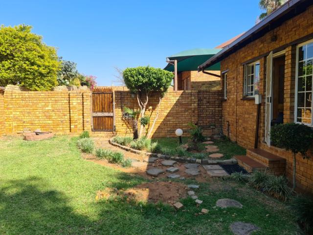 Townhouse for sale in Tlhabane, North West