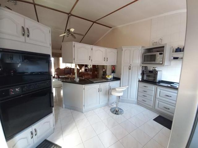 Townhouse for sale in Tlhabane, North West
