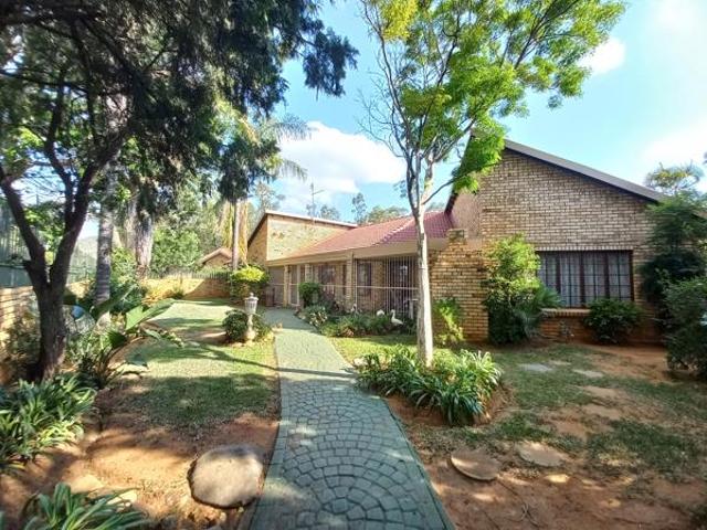 Townhouse for sale in Tlhabane, North West