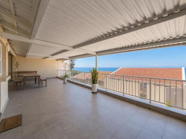Townhouse for sale in Princess Grant, Kwazulu-natal