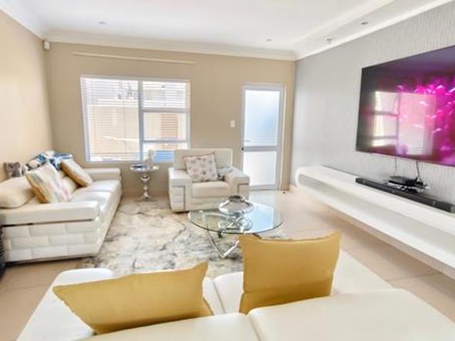 Townhouse for sale in Bloemfontein, Free State