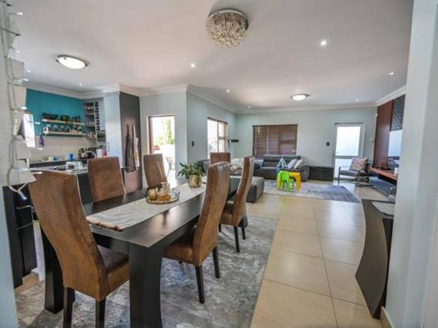 Townhouse for sale in Bloemfontein, Mangaung Metropolitan Municipality