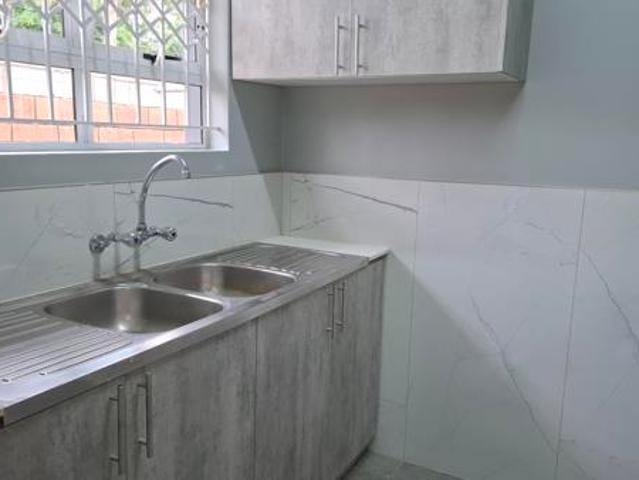Townhouse for rent in Seaview, Kwazulu-natal