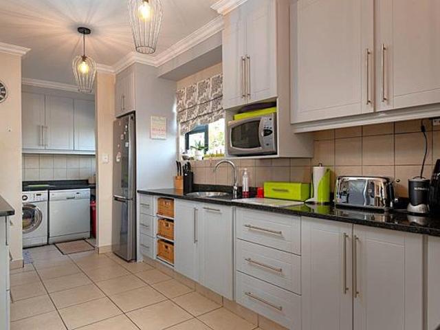 Townhouse for sale in Princess Grant, Kwazulu-natal