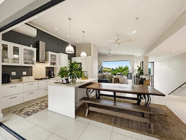 Townhouse for sale in Princess Grant, Kwazulu-natal