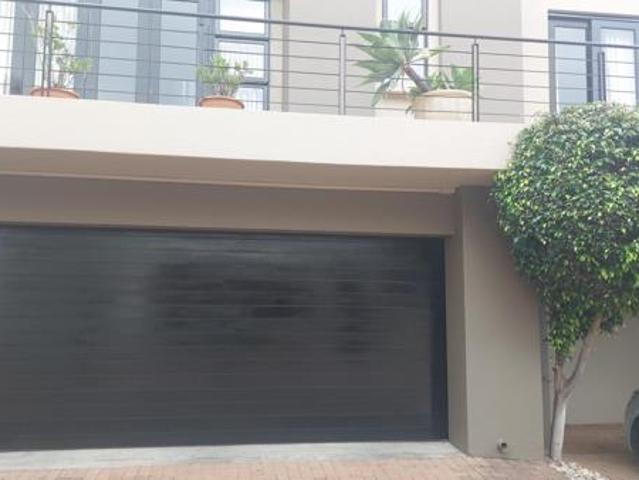 Townhouse for rent in Vosloorus, Gauteng