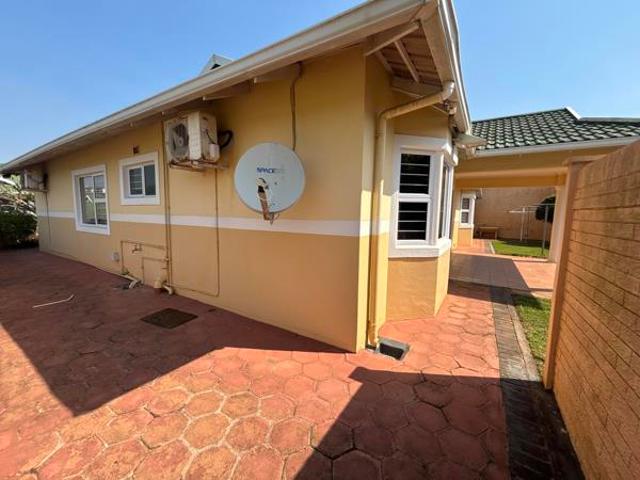 Townhouse for rent in Seaview, Kwazulu-natal