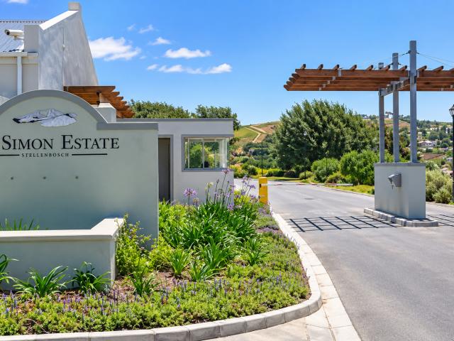 Townhouse for rent in Stellenbosch, Stellenbosch Local Municipality
