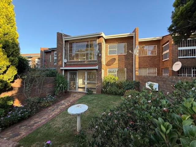 Townhouse for sale in Dr Kenneth Kaunda, North West