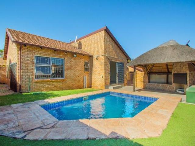 Townhouse for sale in Westonaria, Gauteng
