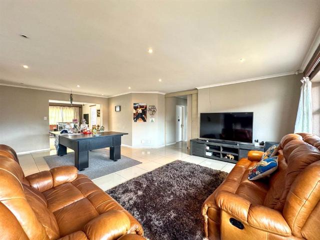 Townhouse for sale in Port Elizabeth, Eastern Cape