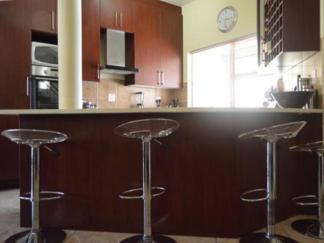 Townhouse for rent in Vosloorus, Gauteng