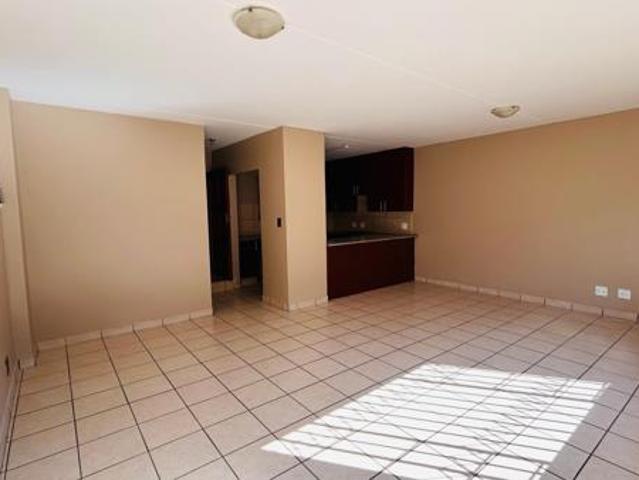 Townhouse for rent in Waterkloof, Gauteng
