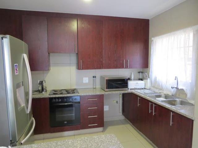 Townhouse for rent in Waterkloof, Gauteng
