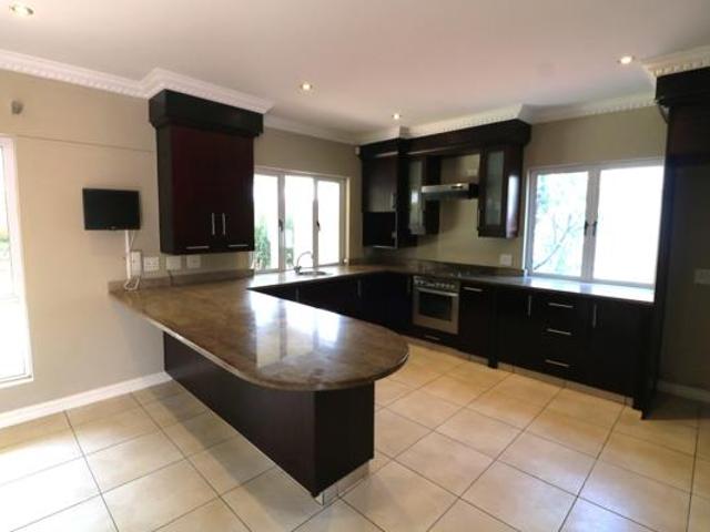 Townhouse for rent in Seaview, Kwazulu-natal