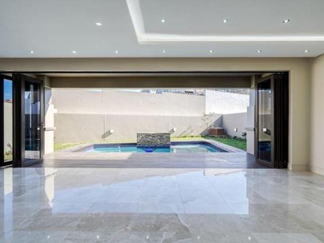 Townhouse for rent in Seaview, Kwazulu-natal