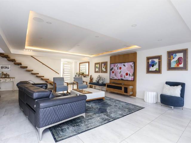 Townhouse for sale in Seaview, Kwazulu-natal