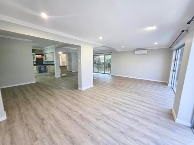 Townhouse for rent in Seaview, Kwazulu-natal