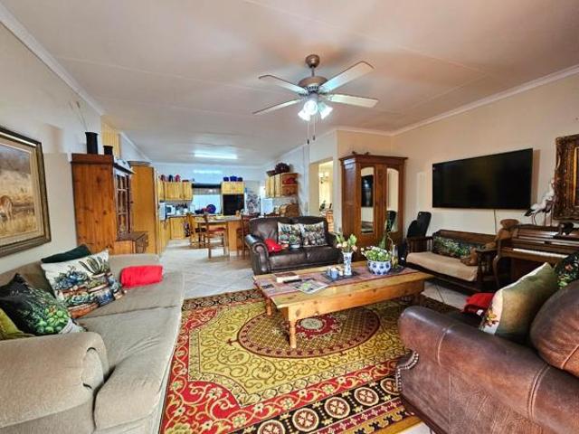 Townhouse for sale in Dr Kenneth Kaunda, North West
