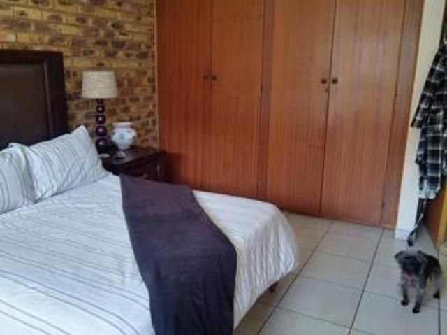 Townhouse for sale in Vanderbijlpark, Emfuleni Local Municipality
