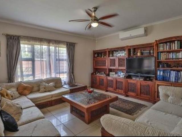 Townhouse for rent in Seaview, Kwazulu-natal