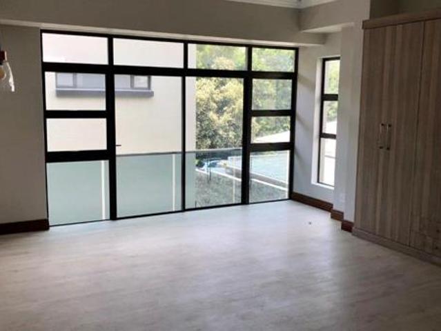 Townhouse for rent in Waterkloof, Gauteng