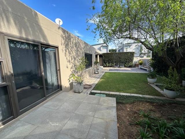 Townhouse for rent in Waterkloof, Gauteng