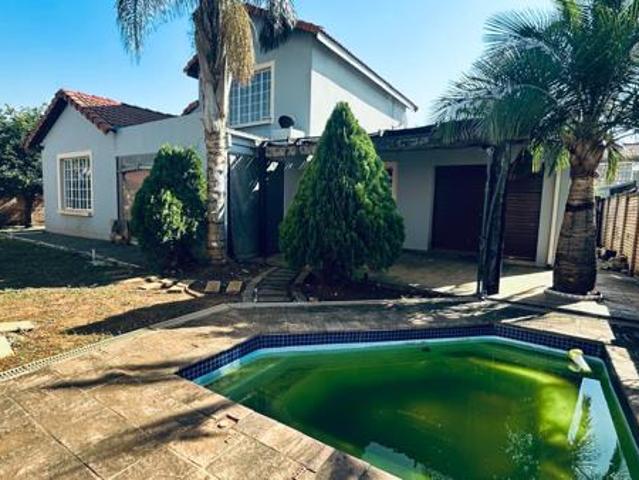 Townhouse for sale in Tlhabane, North West