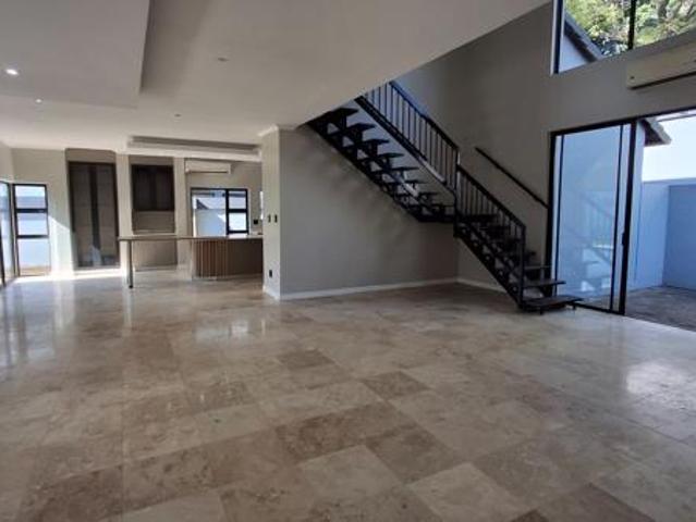 Townhouse for rent in Waterkloof, Gauteng