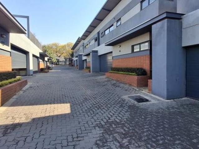 Townhouse for rent in Waterkloof, Gauteng