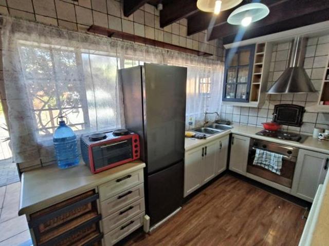 Townhouse for rent in Waterkloof, Gauteng