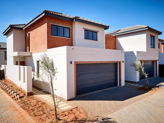 Townhouse for sale in Nooitgedacht, Gauteng