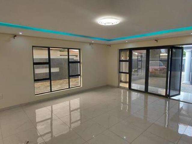 Townhouse for rent in Dr Kenneth Kaunda, North West