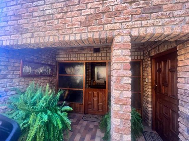 Townhouse for sale in Dr Kenneth Kaunda, North West