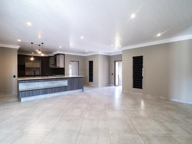 Townhouse for sale in Dr Kenneth Kaunda, North West