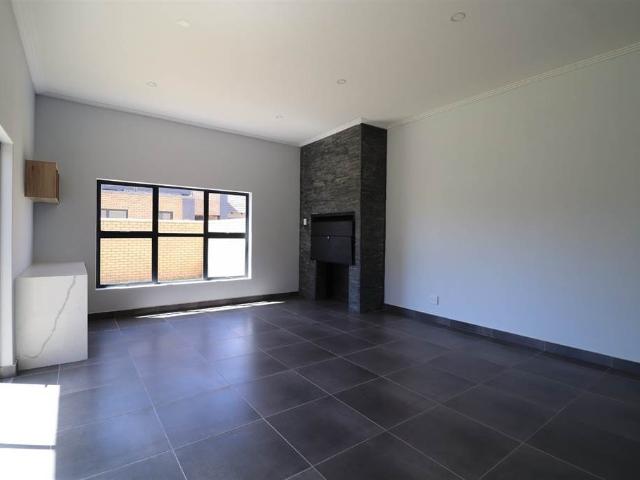 Townhouse for sale in Dr Kenneth Kaunda, North West