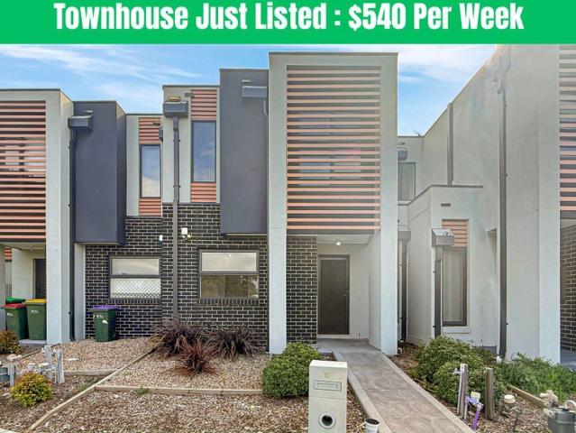 Townhouse for rent in Findon Creek Estate, Melbourne