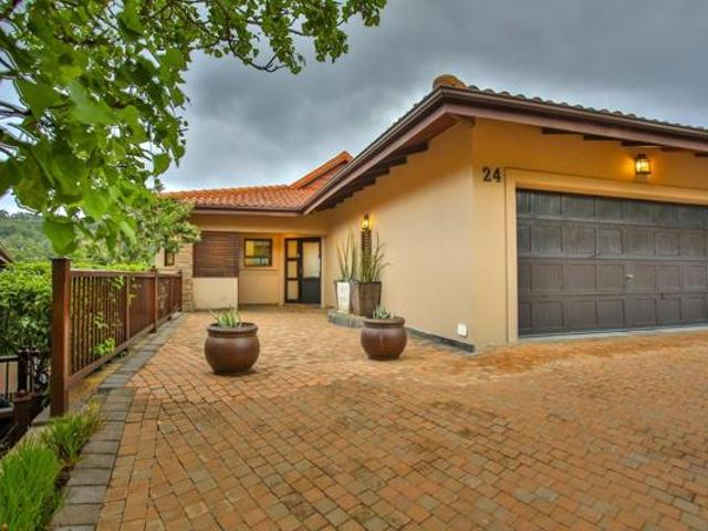 Townhouse for rent in Princess Grant, Kwazulu-natal