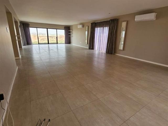 Townhouse for sale in Princess Grant, Kwazulu-natal